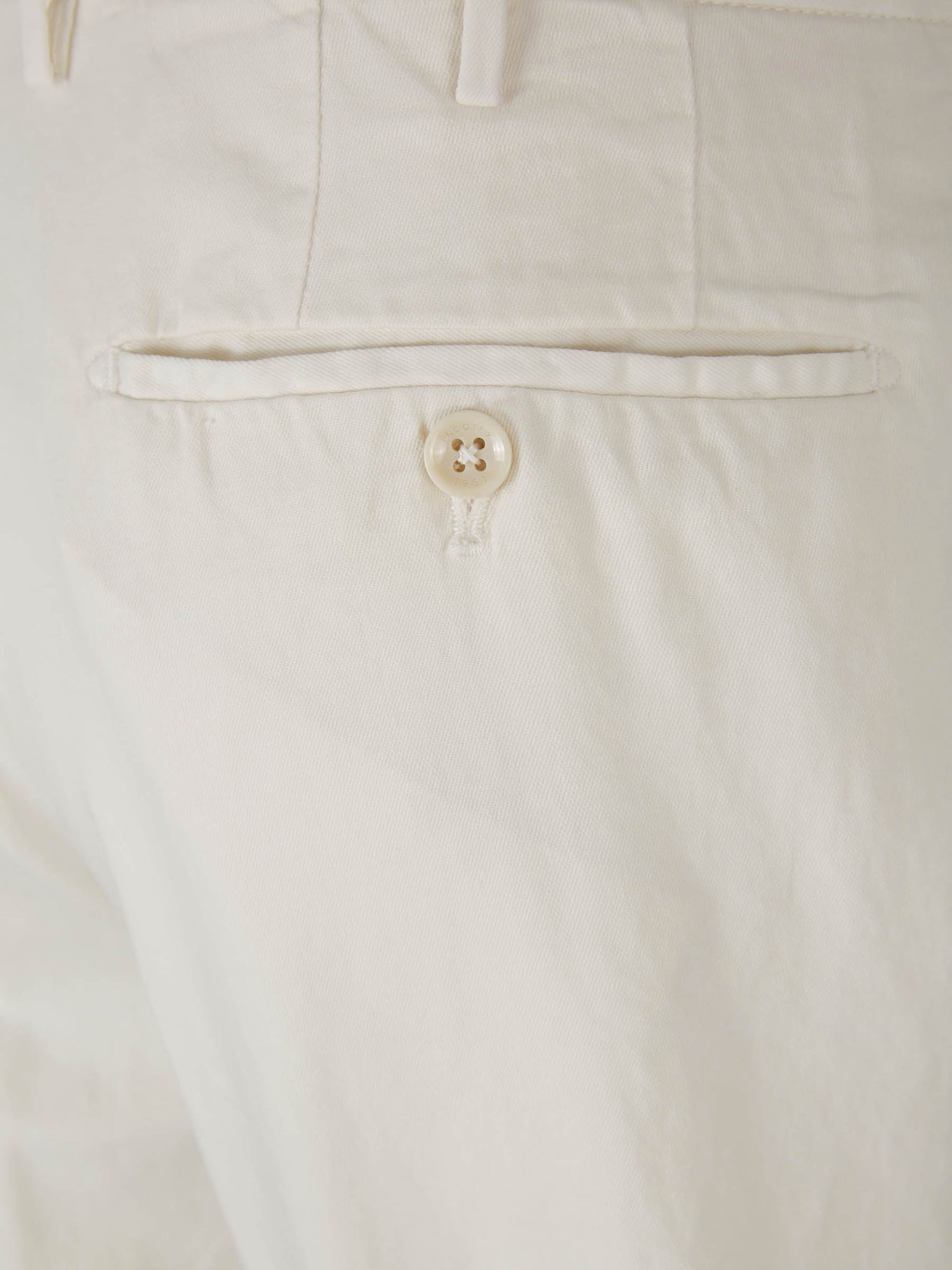 Pantalones Chinos Tapered Fit