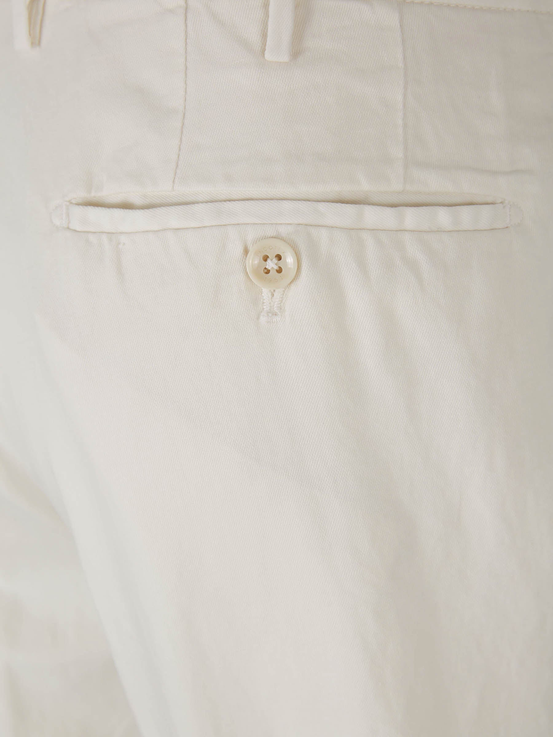 Pantalones Chinos Tapered Fit