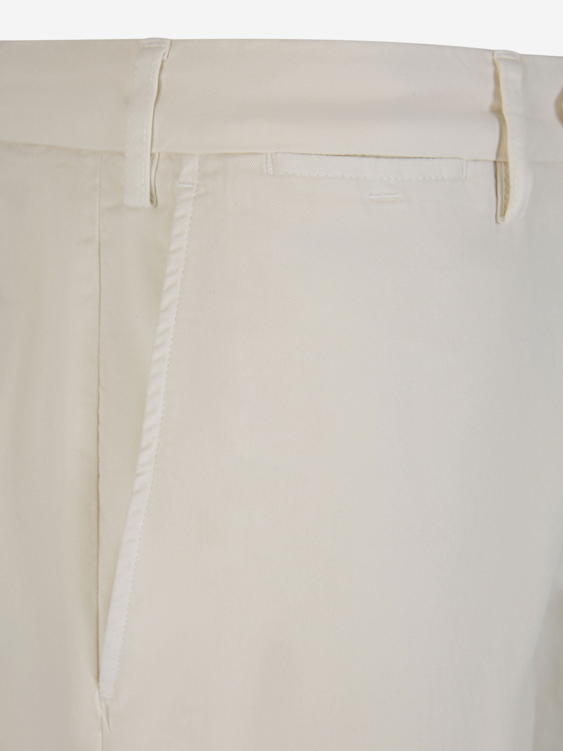 Canali Pantalones Chinos Algodón color Blanco sku 521-003017 01 - Foto 3